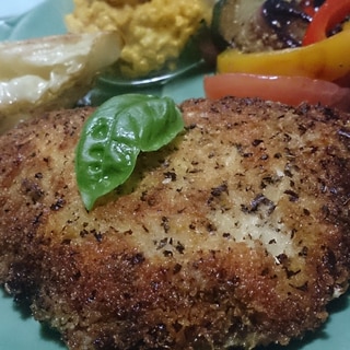 鶏胸肉で！とろ～りサクサクチーズバジルカツレツ！